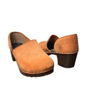 Sandgrens Dexter Tan Orange Suede Brett Low Closed Back Heeled Wooden Clogs